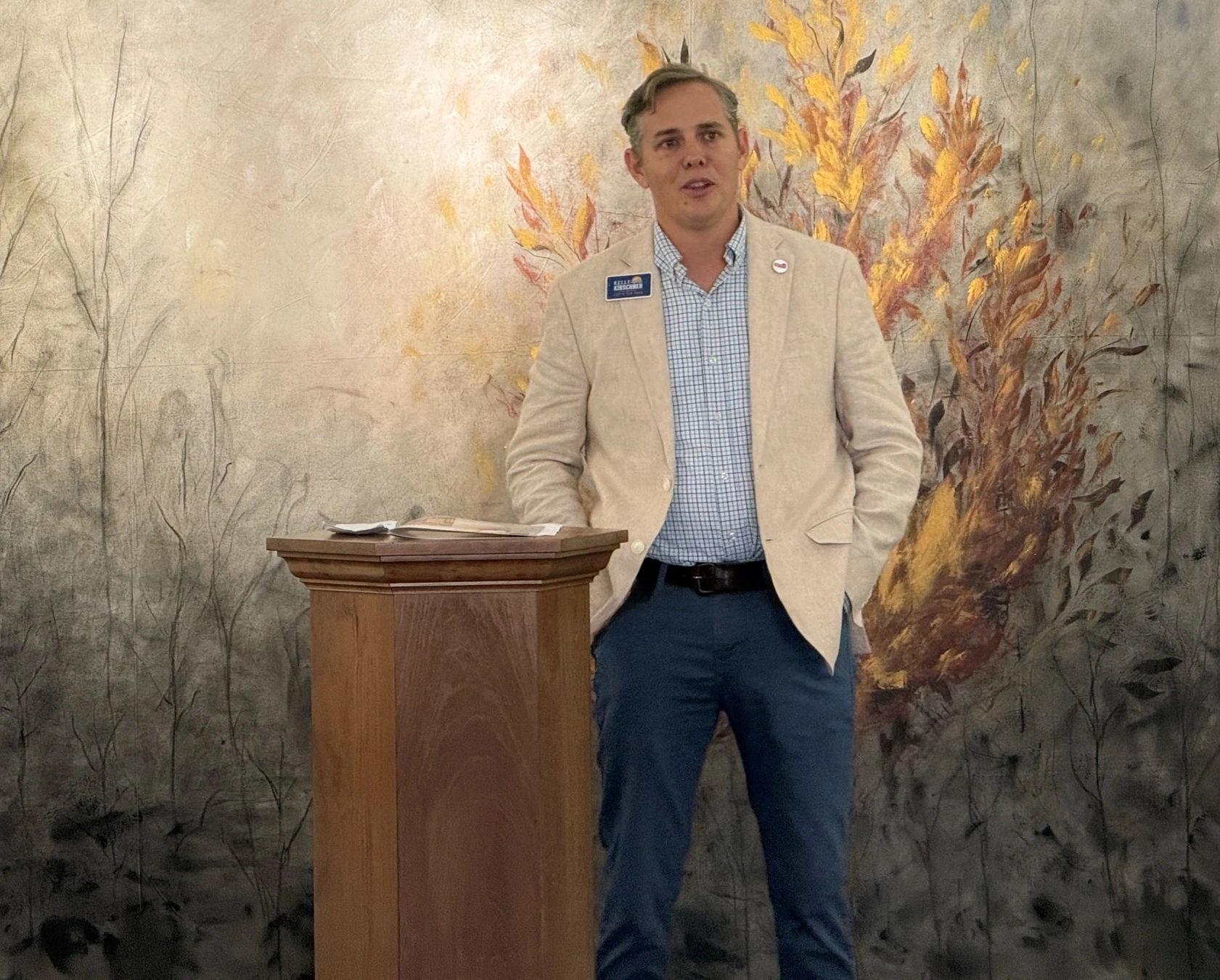 Kelly Kirschner answers questions at a meet and greet